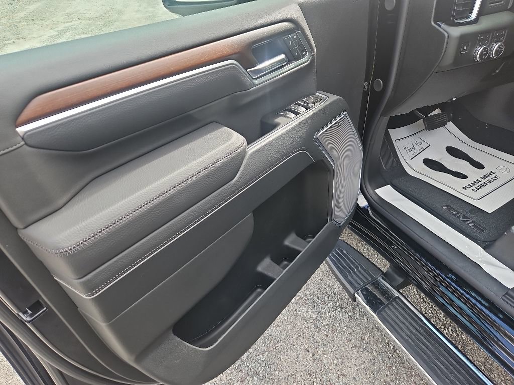 2026 GMC Sierra 3500HD Denali - Photo 9