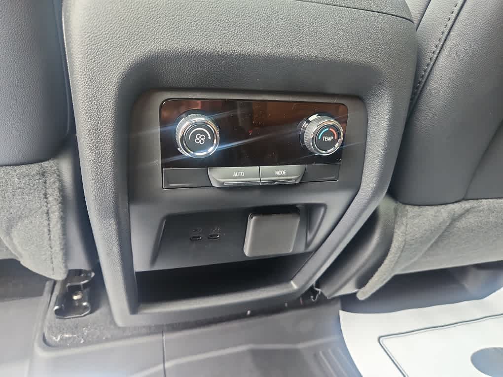 2027 Chevrolet Traverse Z71 - Photo 20