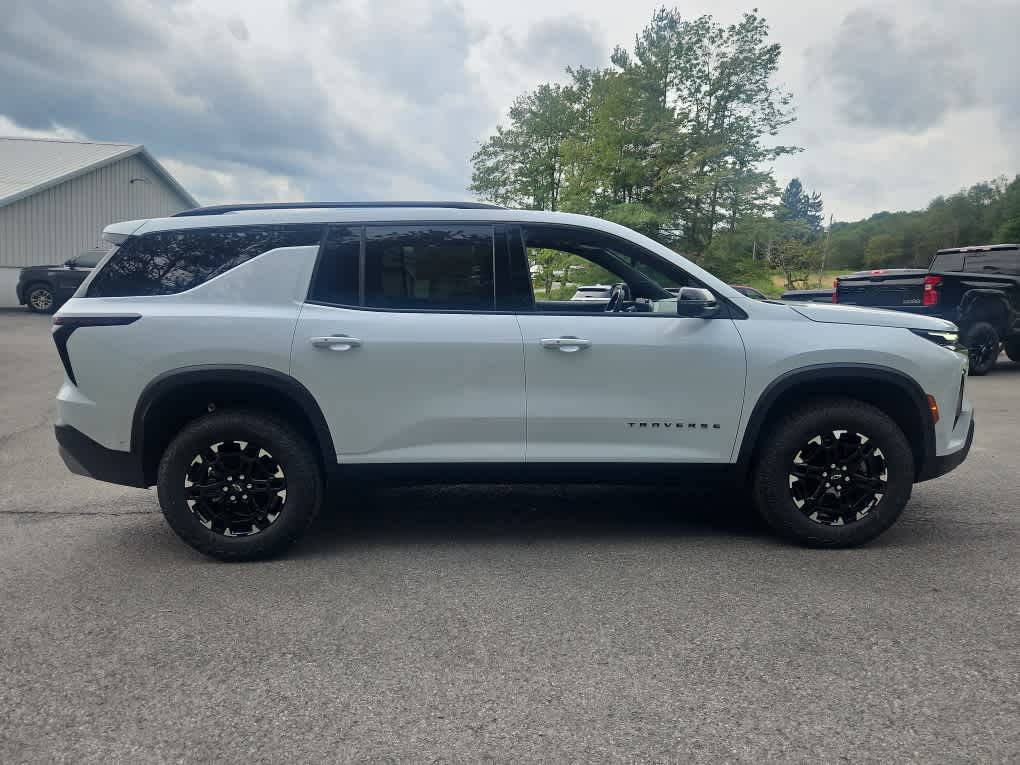 2027 Chevrolet Traverse Z71 - Photo 6