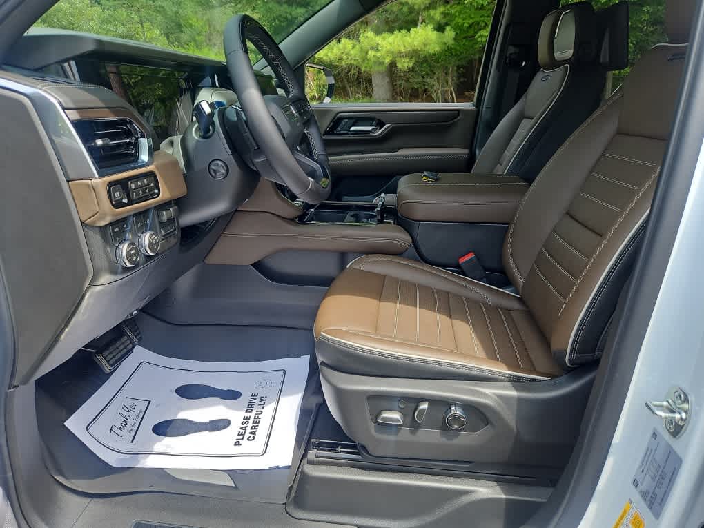 2026 GMC Yukon Denali Ultimate - Photo 10