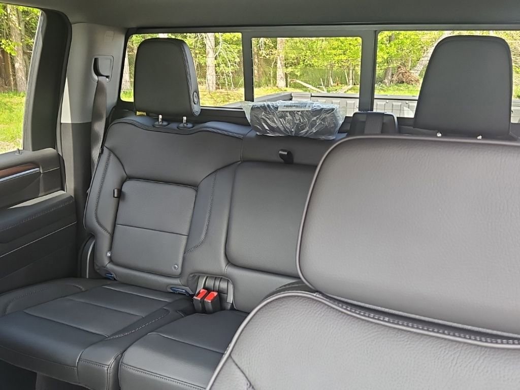 2026 GMC Sierra 3500HD Denali - Photo 15