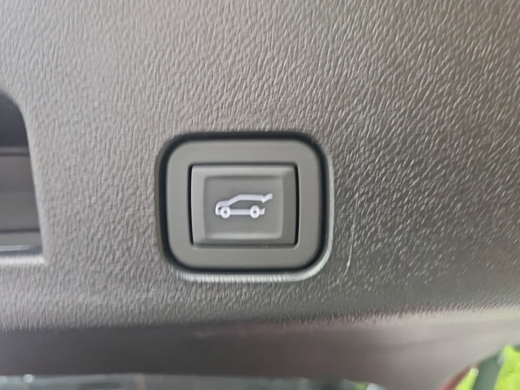 2026 GMC Acadia AT4 - Photo 23