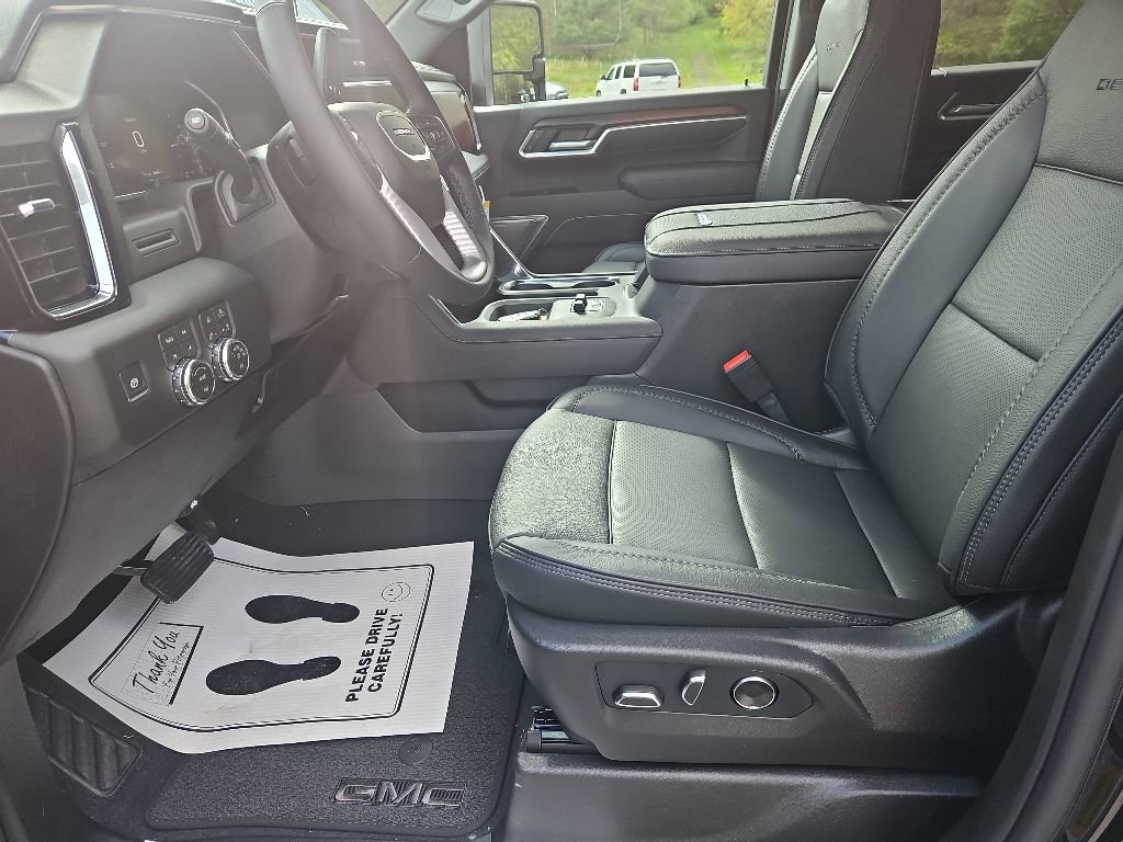 2026 GMC Sierra 3500HD Denali - Photo 10