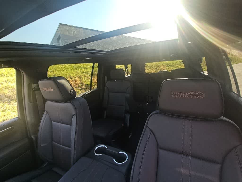 2026 Chevrolet Suburban High Country - Photo 17