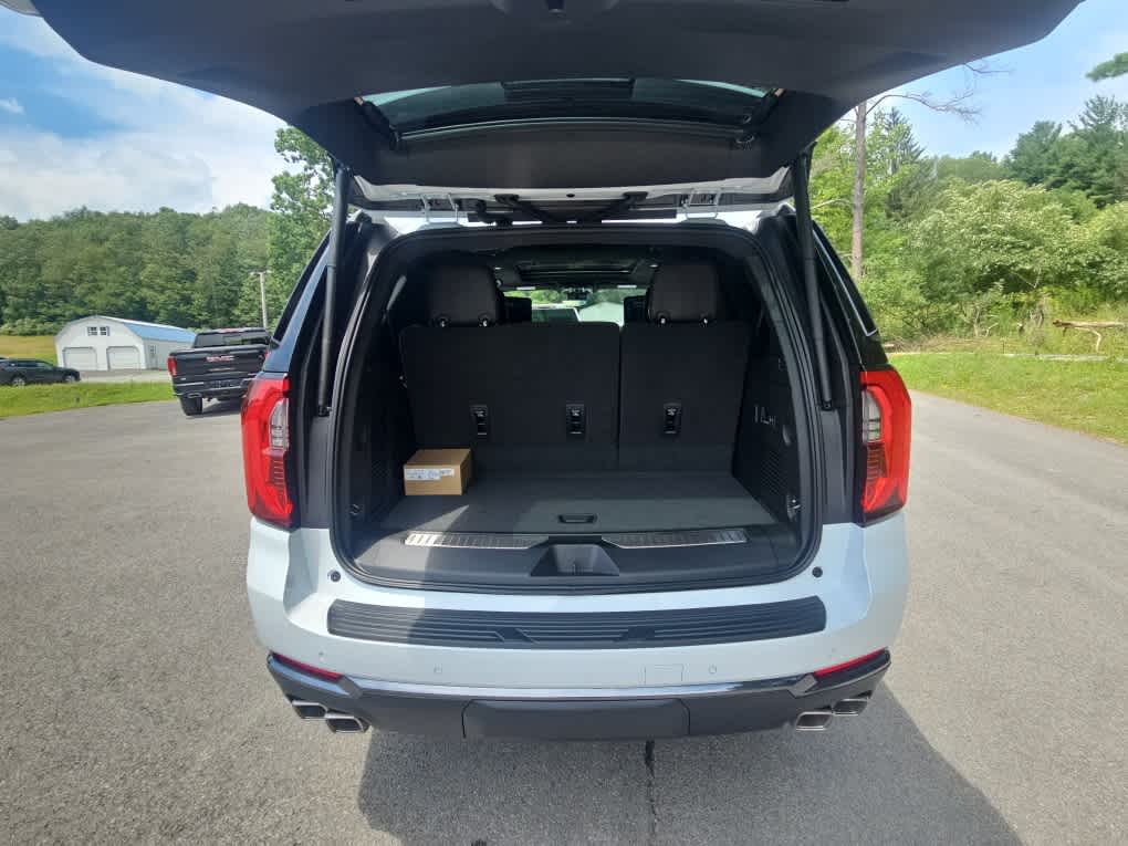 2026 GMC Yukon Denali Ultimate - Photo 23