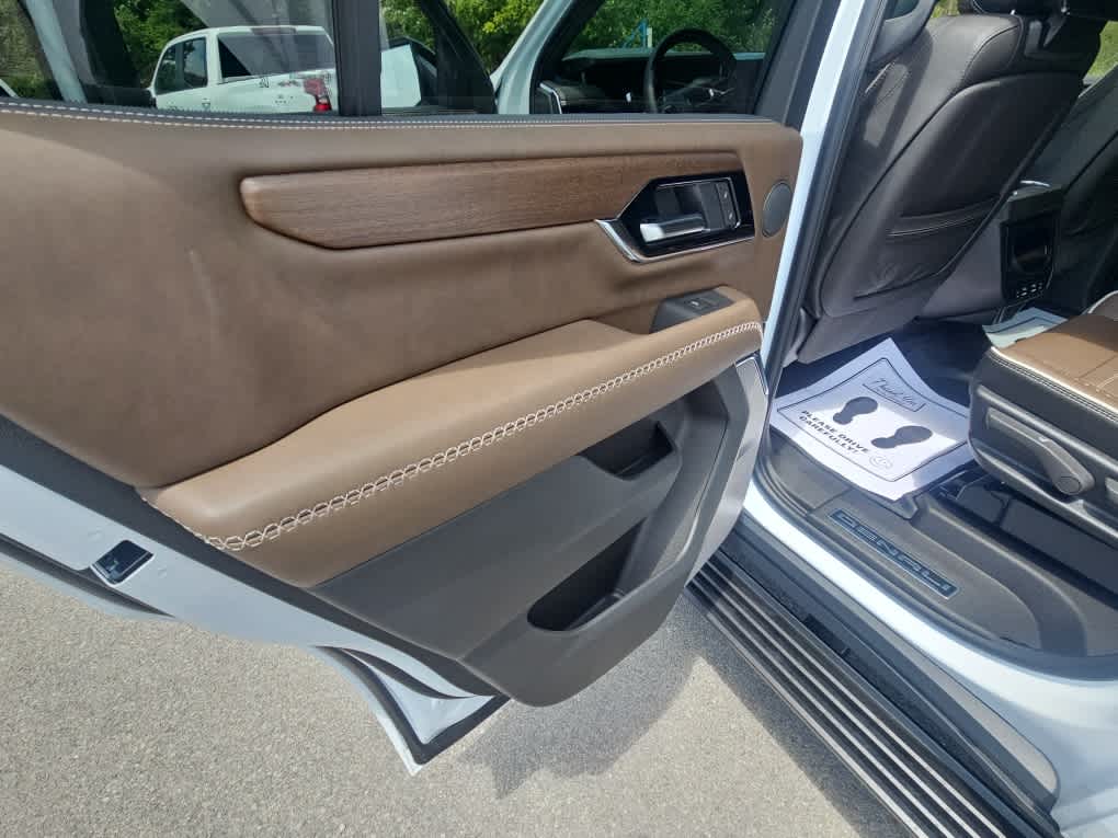 2026 GMC Yukon Denali Ultimate - Photo 18