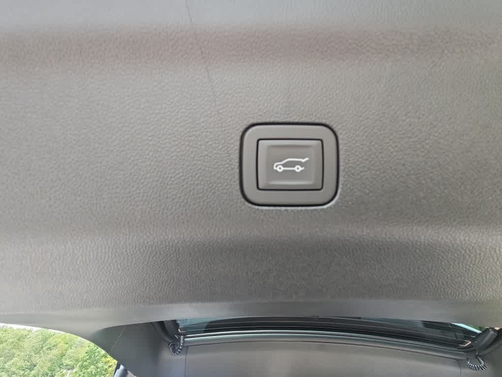 2026 GMC Yukon Denali Ultimate - Photo 24