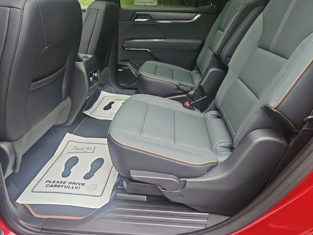2026 GMC Acadia AT4 - Photo 19