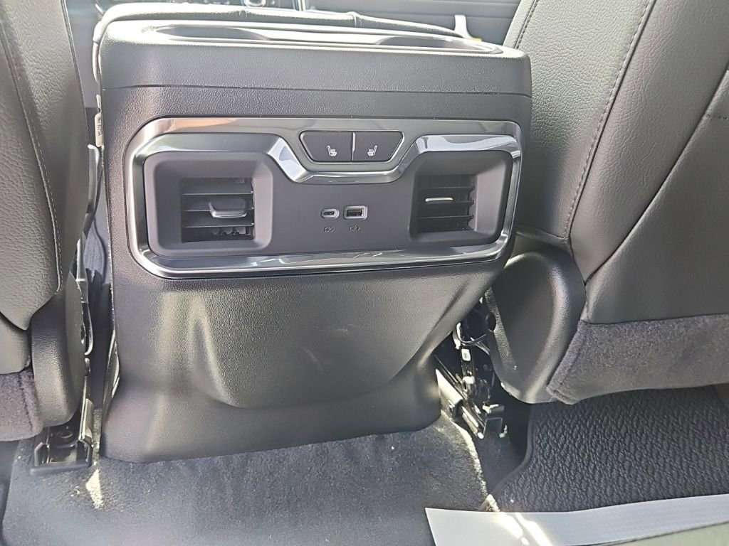 2026 GMC Sierra 3500HD Denali - Photo 18