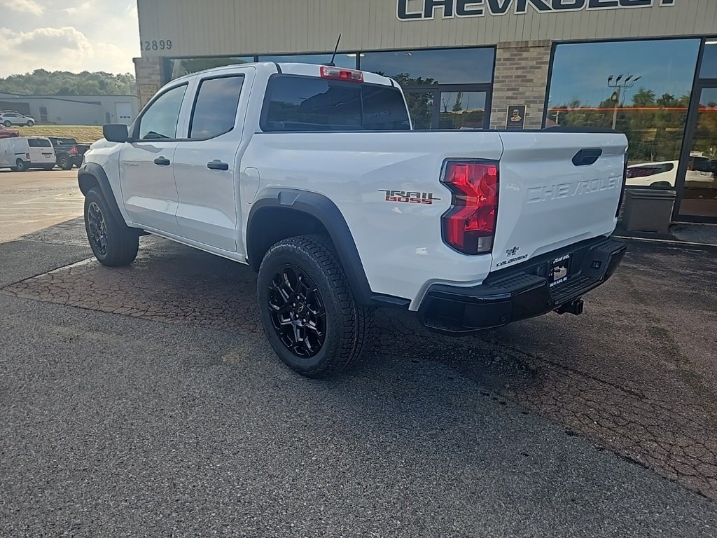 2026 Chevrolet Colorado Trail Boss photo 2