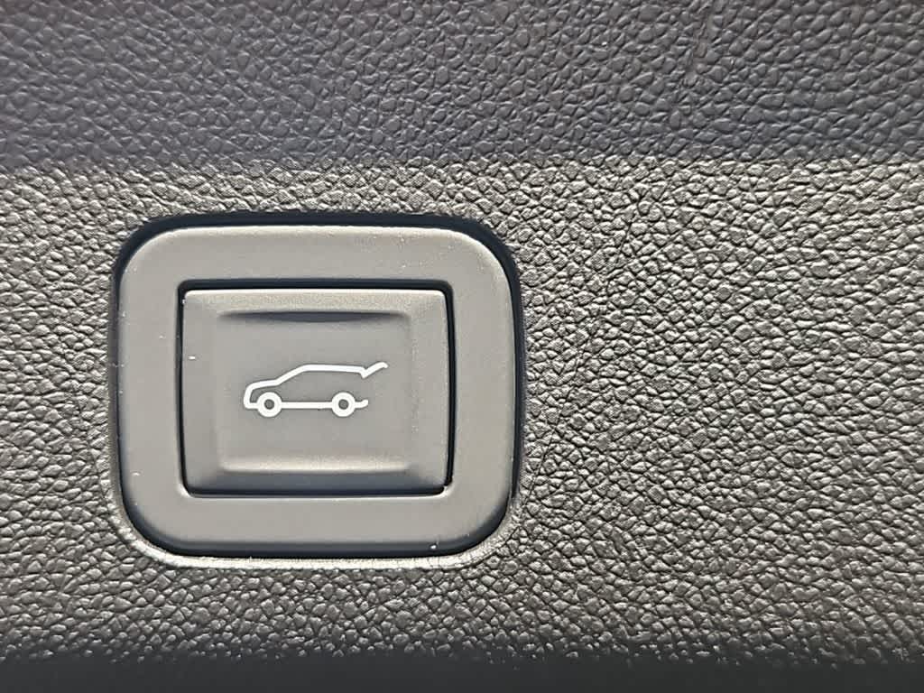 2026 Chevrolet Suburban High Country - Photo 23