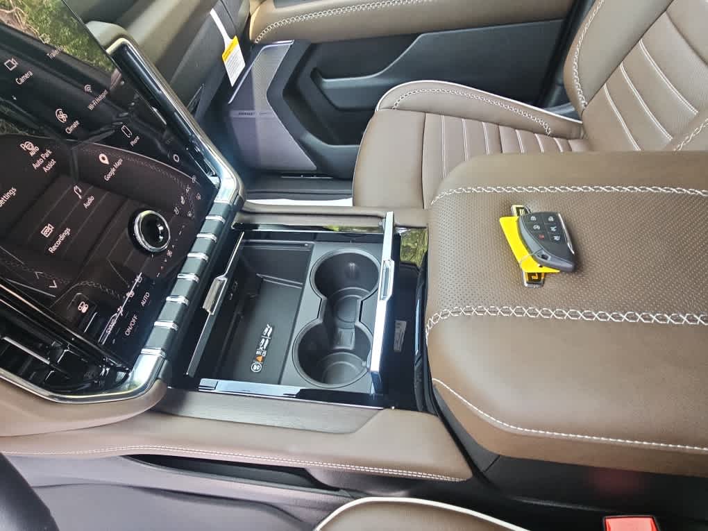 2026 GMC Yukon Denali Ultimate - Photo 15