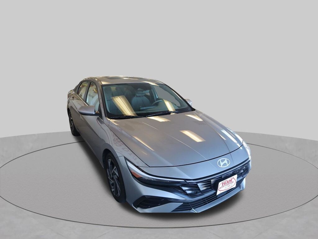 Used 2025 Hyundai Elantra SEL Convenience Sedan