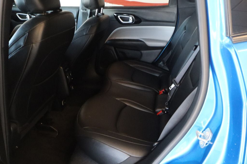 2025 Jeep Compass Limited - Photo 13