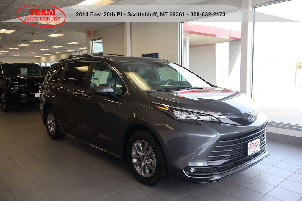 New 2025 Toyota Sienna XLE Van Passenger Van