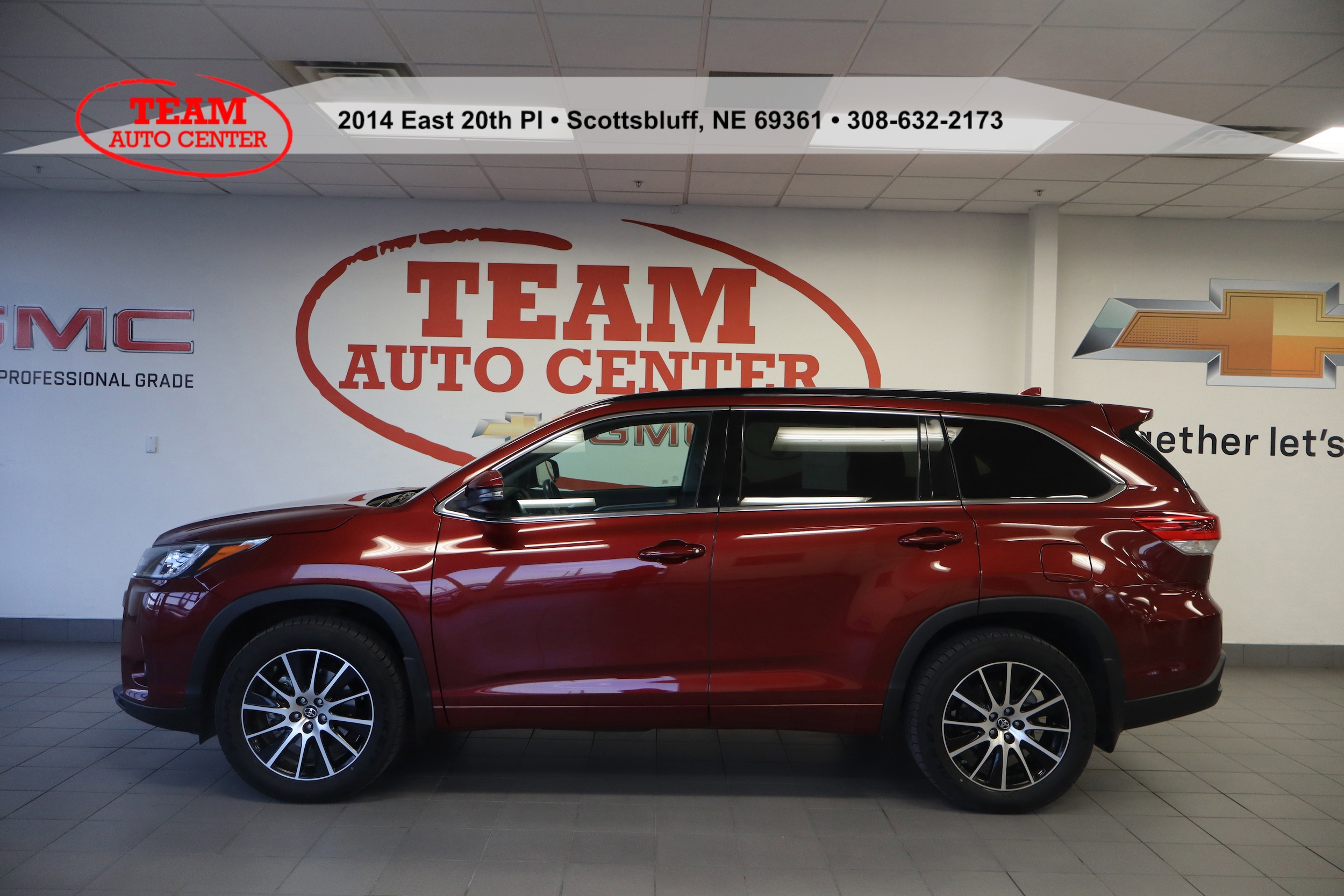 2018 Toyota Highlander SE's photo