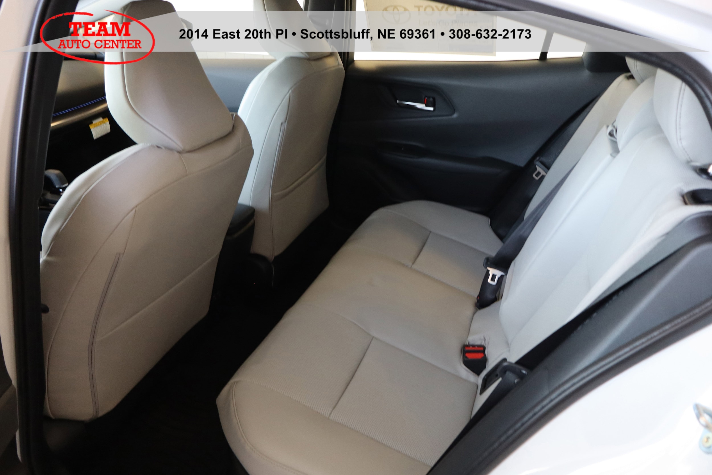 2026 Toyota Prius XLE - Photo 8