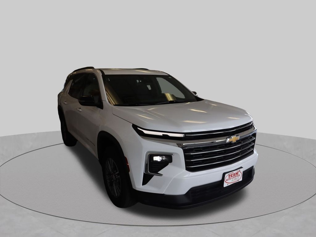 Used 2025 Chevrolet Traverse LT SUV