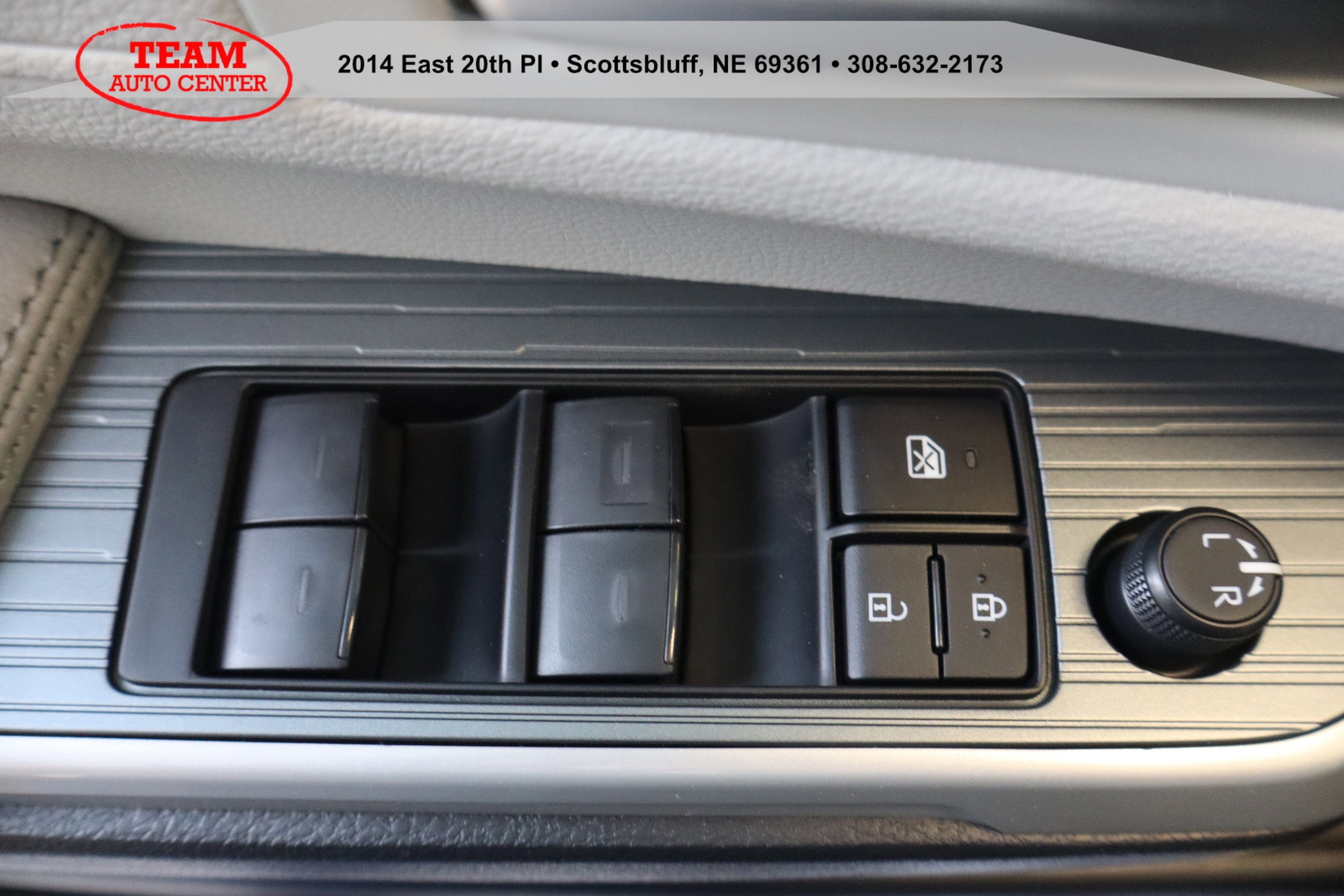 2025 Toyota Sienna XLE - Photo 20