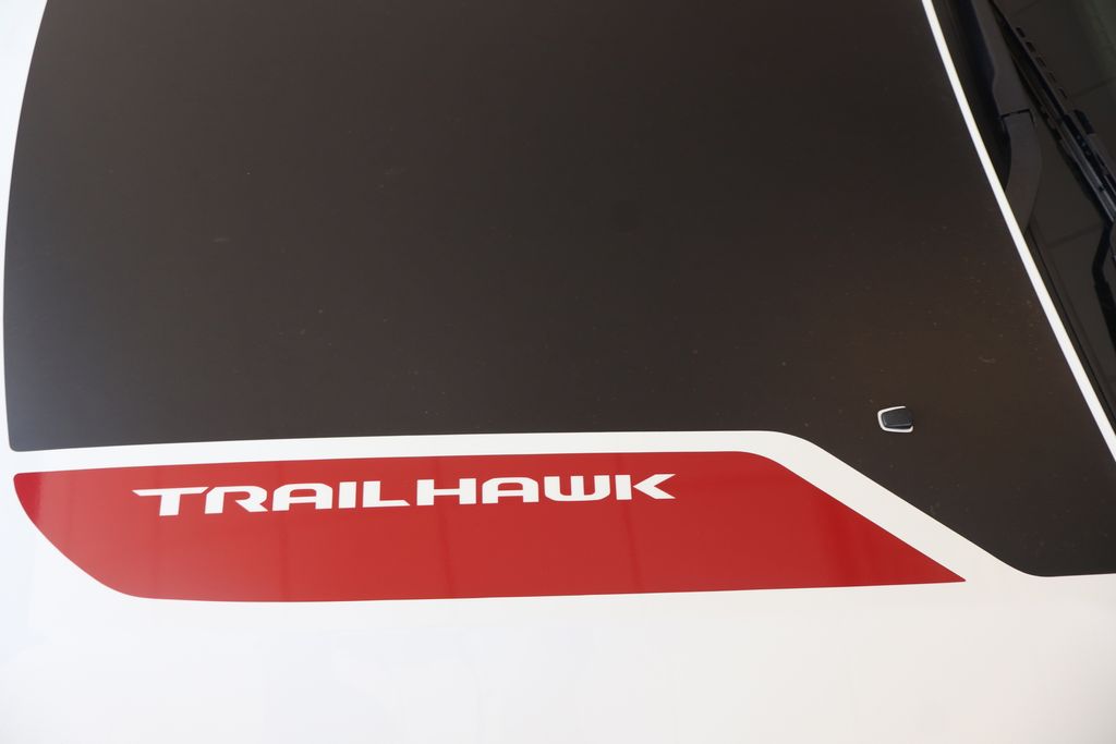 2025 Jeep Compass Trailhawk - Photo 11