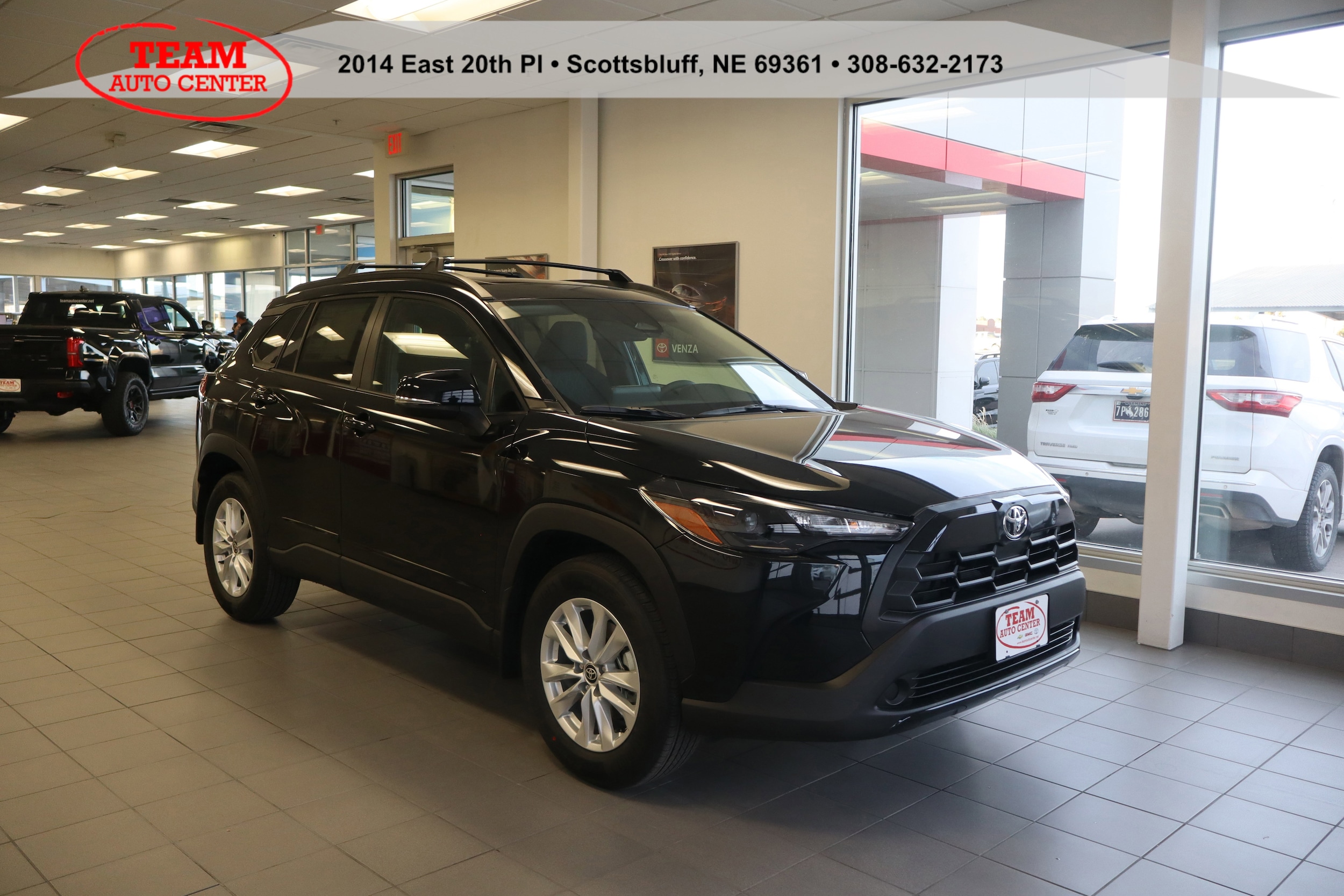 2026 Toyota Corolla Cross LE - Photo 2