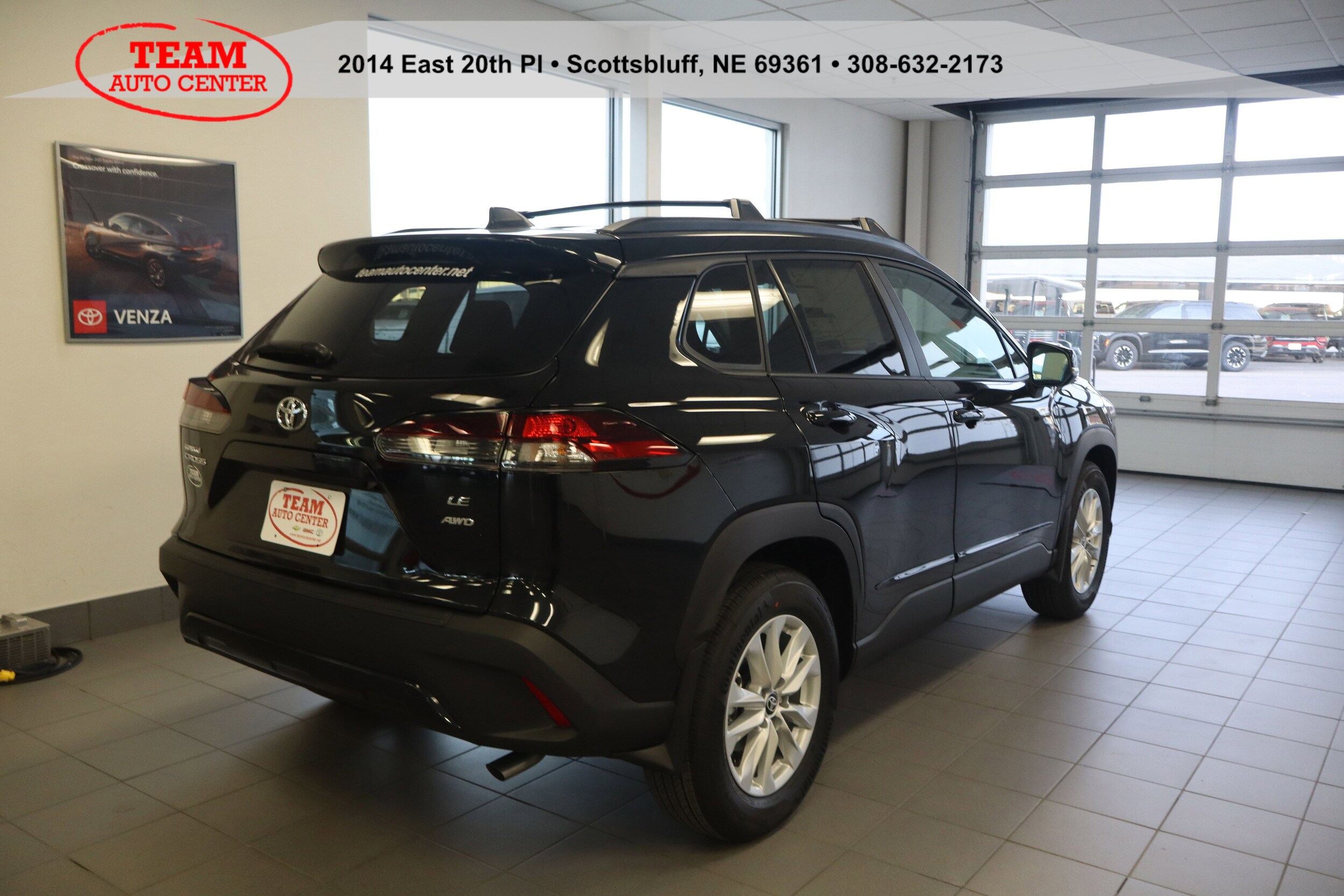 2026 Toyota Corolla Cross LE - Photo 12