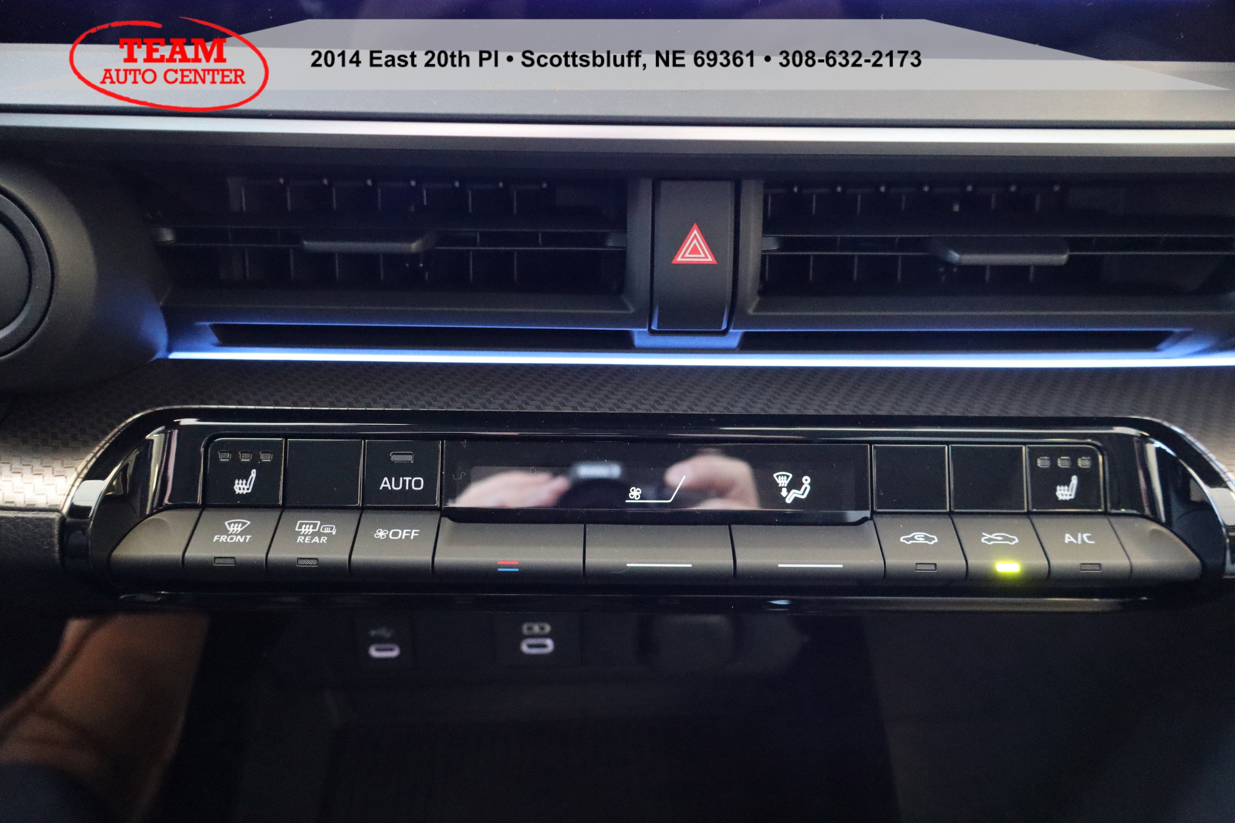 2026 Toyota Prius XLE - Photo 28