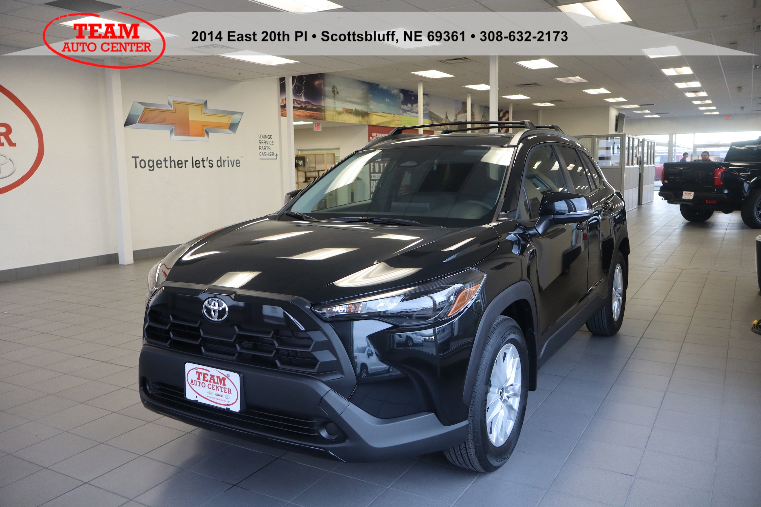 2026 Toyota Corolla Cross LE - Photo 4