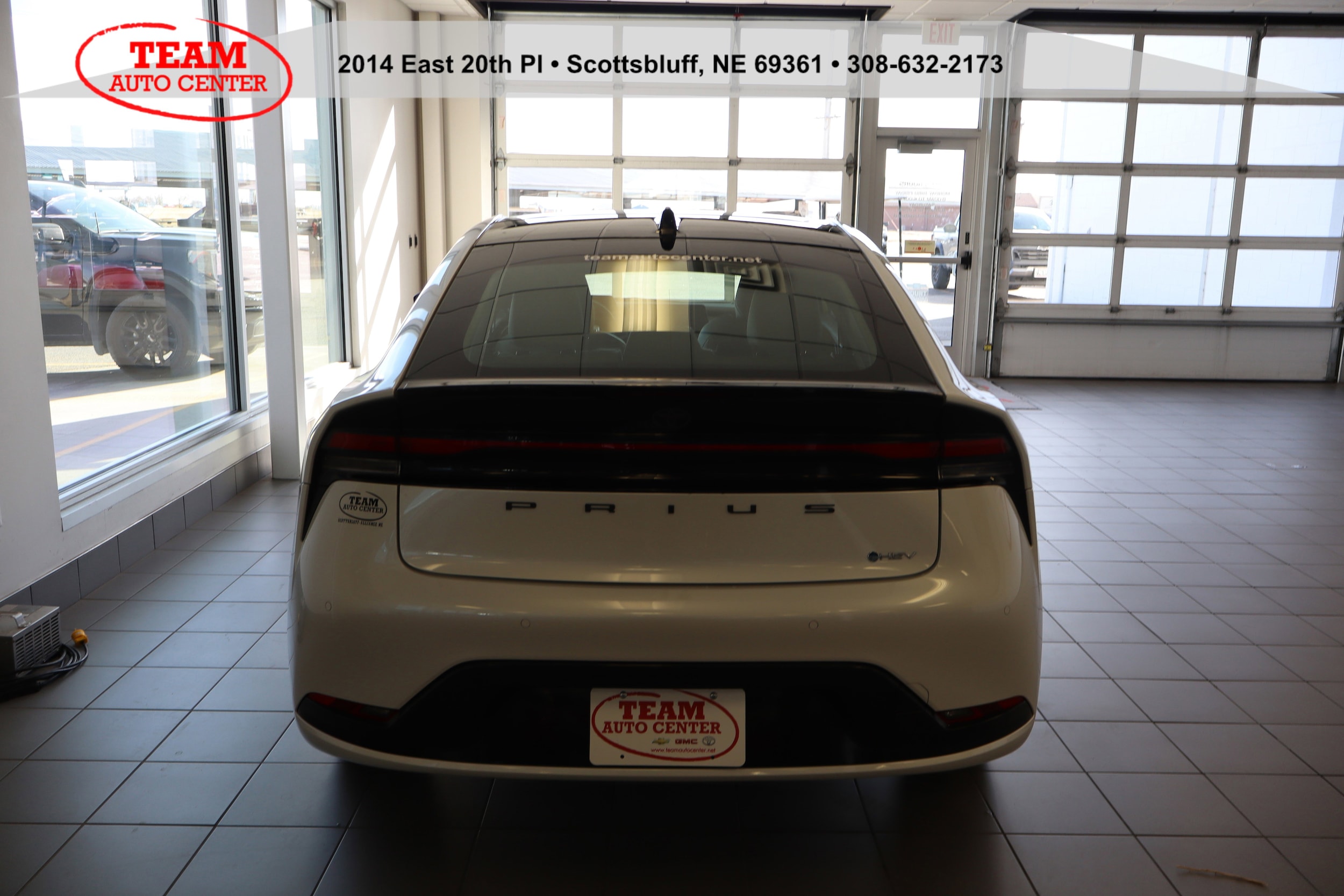 2026 Toyota Prius XLE - Photo 11