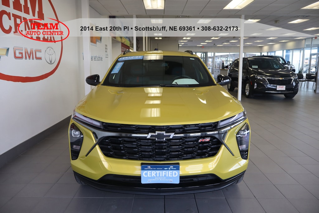 Used 2025 Chevrolet Trax 2RS SUV