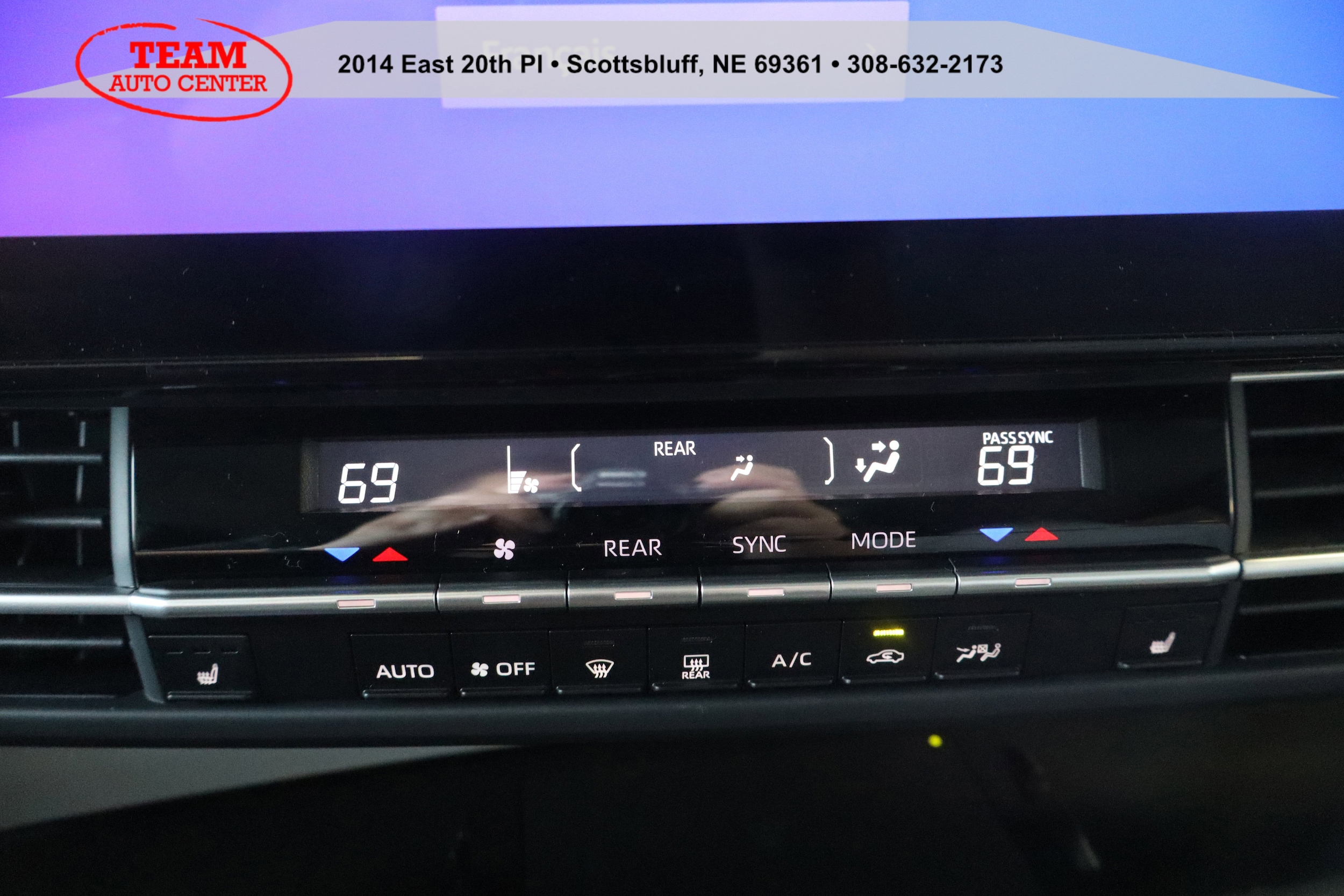 2025 Toyota Sienna XLE - Photo 29