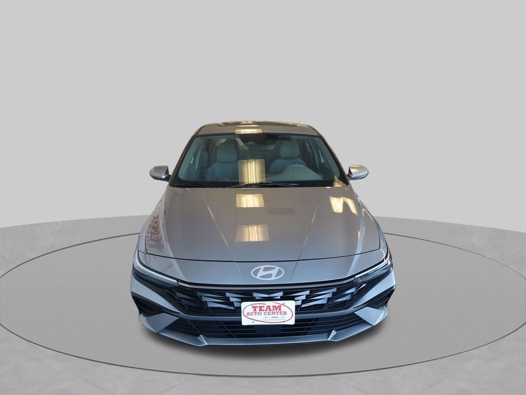 Used 2025 Hyundai Elantra SEL Convenience Sedan