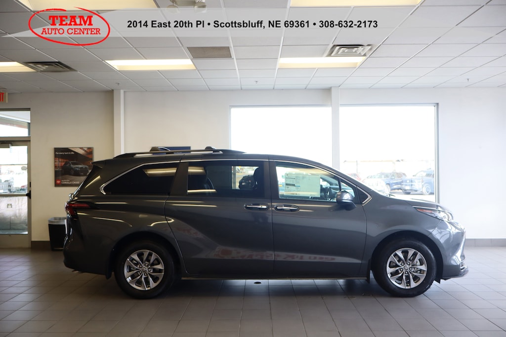 New 2025 Toyota Sienna XLE Van Passenger Van