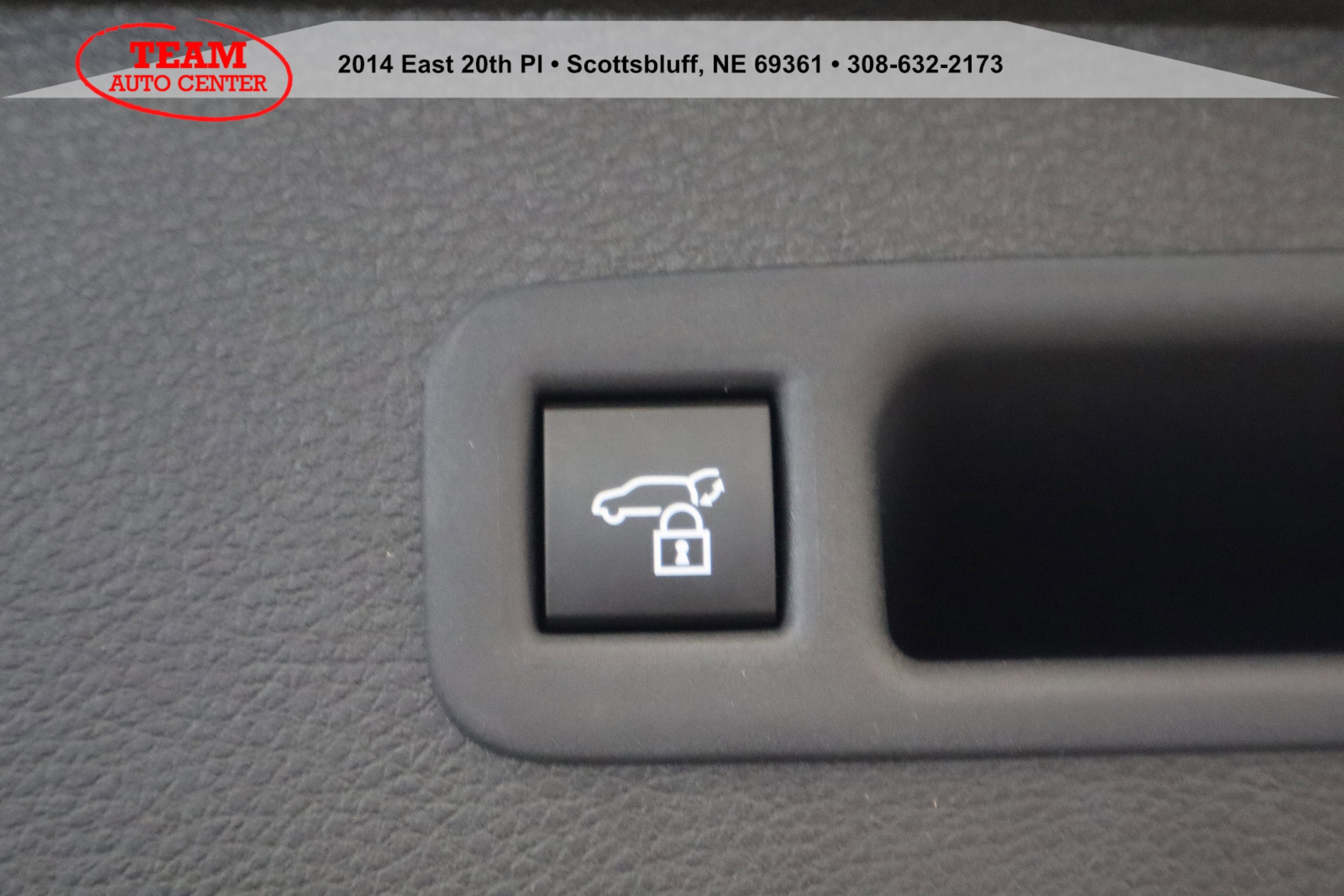 2025 Toyota Sienna XLE - Photo 18