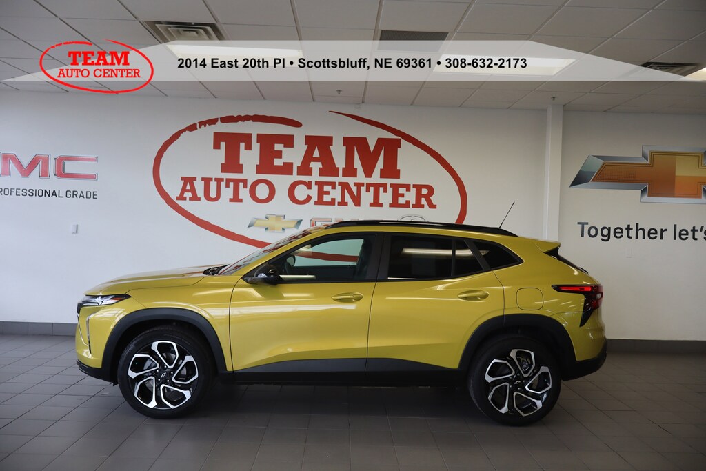 Used 2025 Chevrolet Trax 2RS SUV