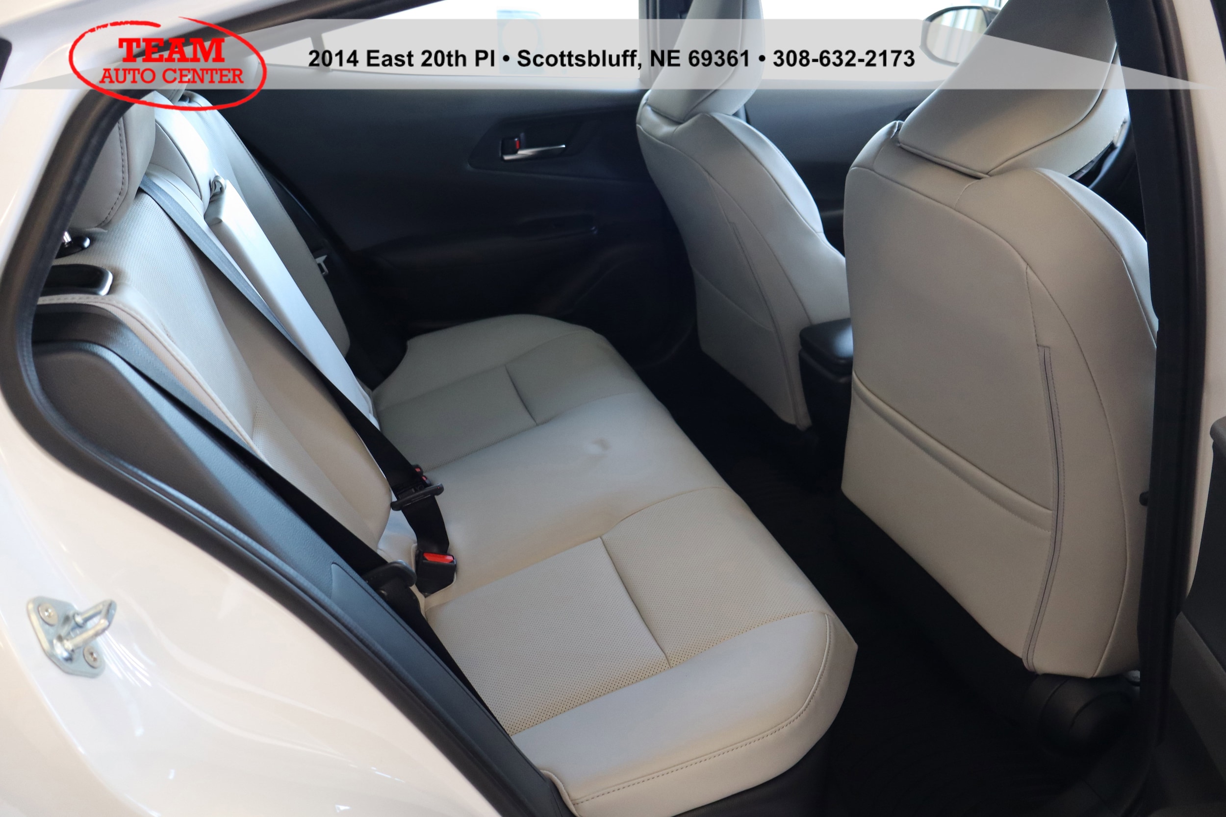 2026 Toyota Prius XLE - Photo 13