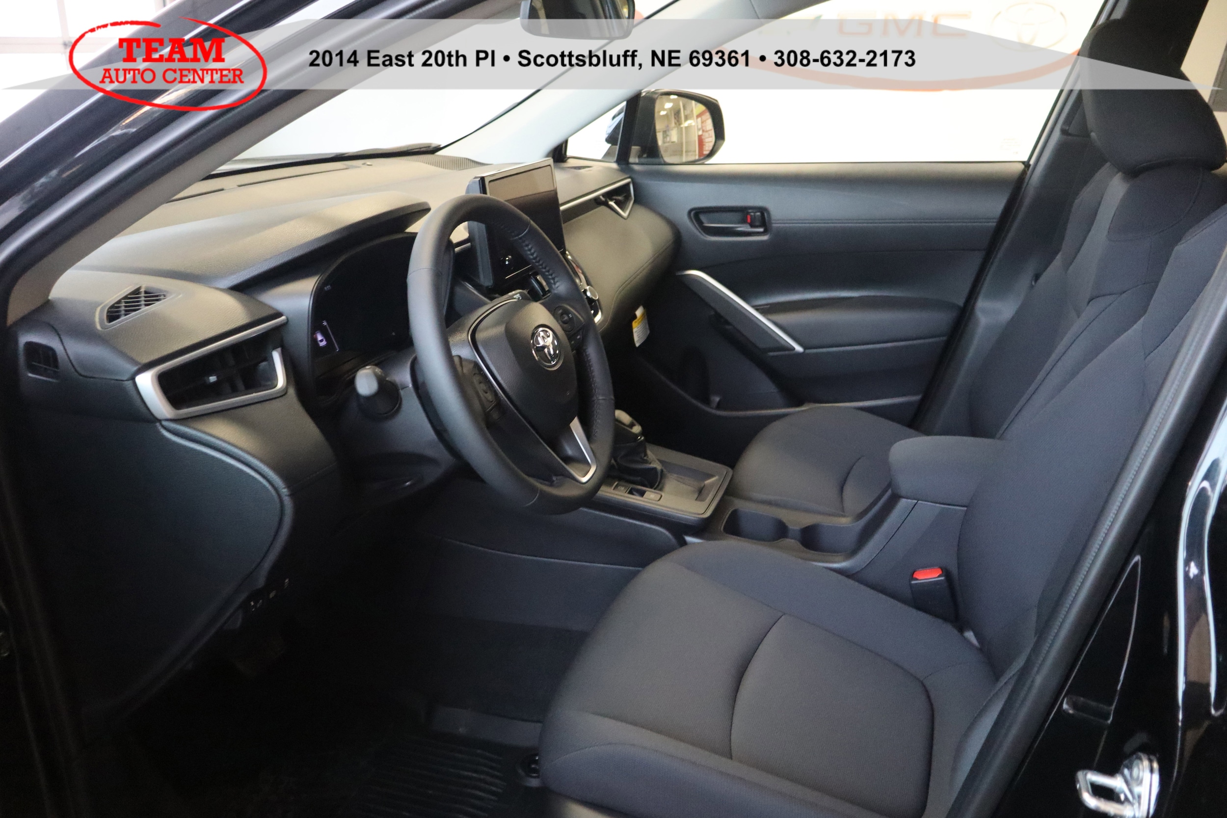 2026 Toyota Corolla Cross LE - Photo 7