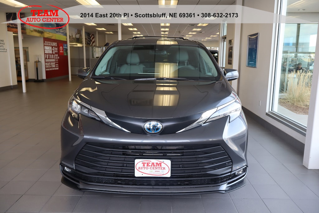 New 2025 Toyota Sienna XLE Van Passenger Van