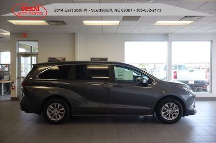 2025 Toyota Sienna LE Van Passenger Van