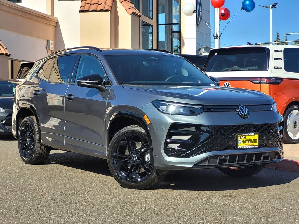 New 2026 Volkswagen Tiguan 2.0T SE R-Line Black SUV