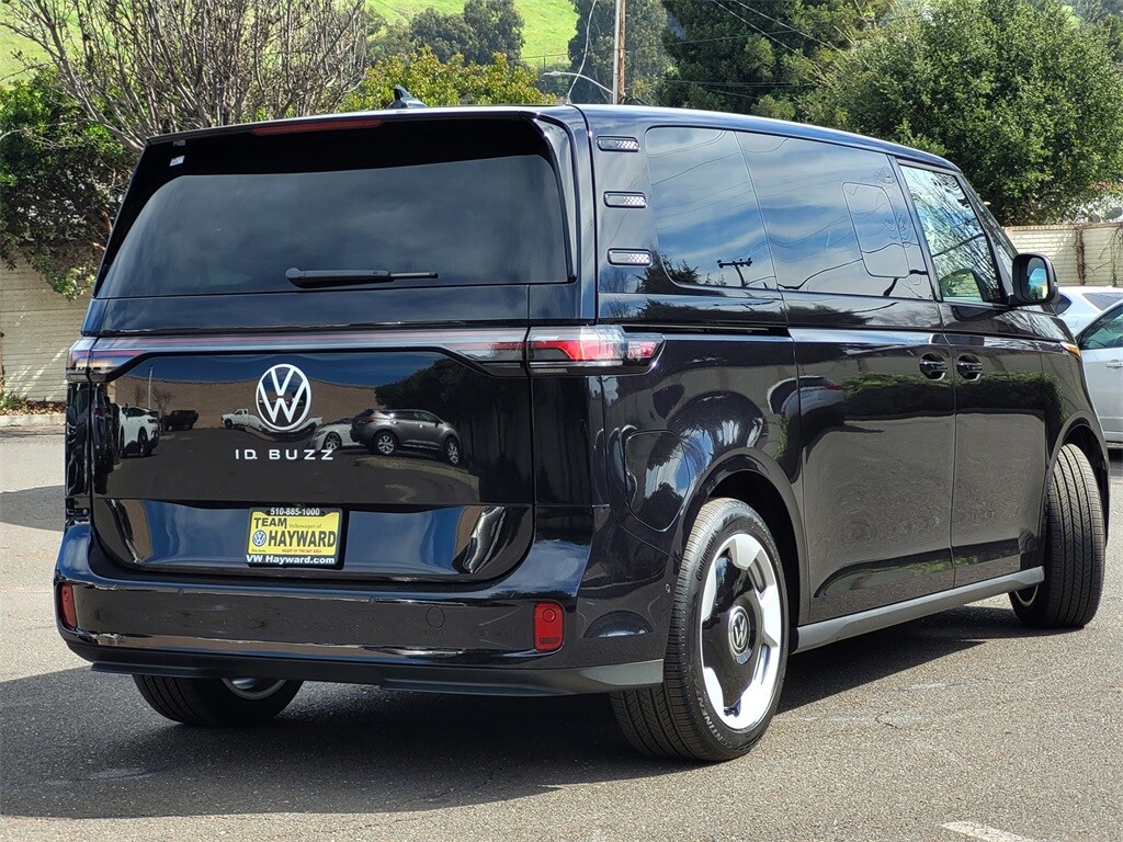 2025 Volkswagen ID. Buzz Pro S photo 3