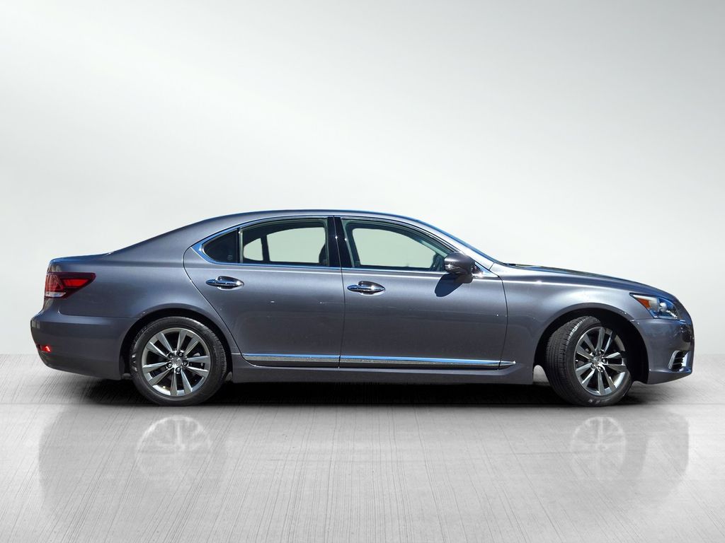 2013 LEXUS LS 460 photo 2