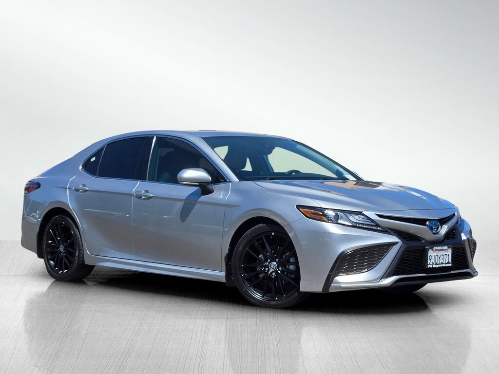 Used 2022 Toyota Camry Hybrid XSE Sedan