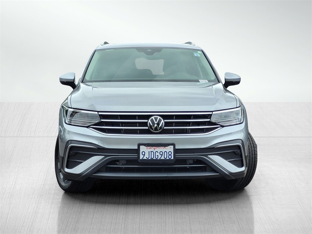 2023 Volkswagen Tiguan SE photo 2