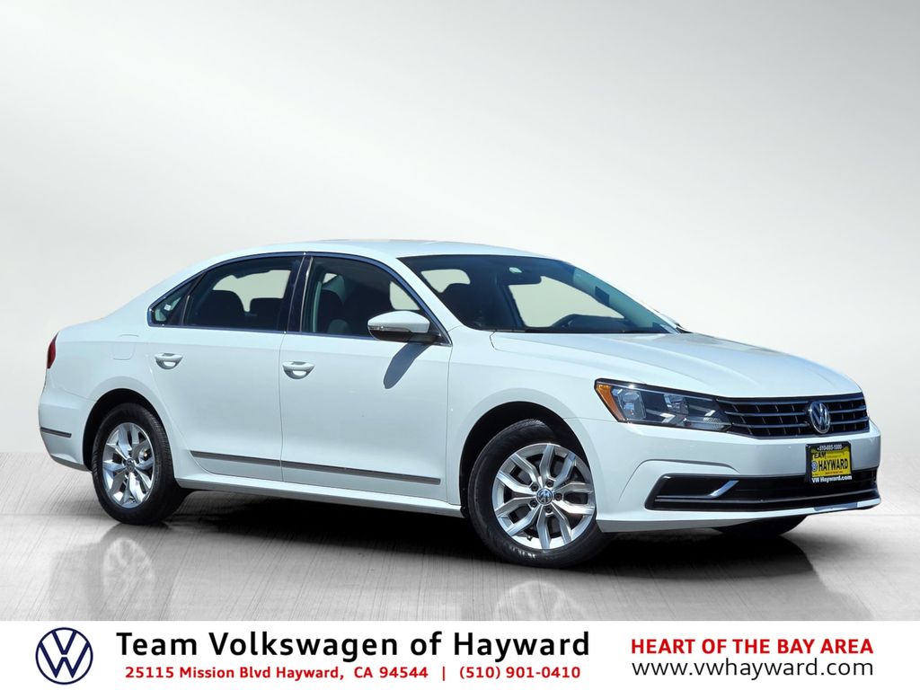 2016 Volkswagen Passat 1.8T S Auto PZEV's photo