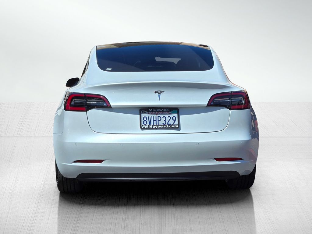 2021 Tesla Model 3 Standard Range Plus photo 4