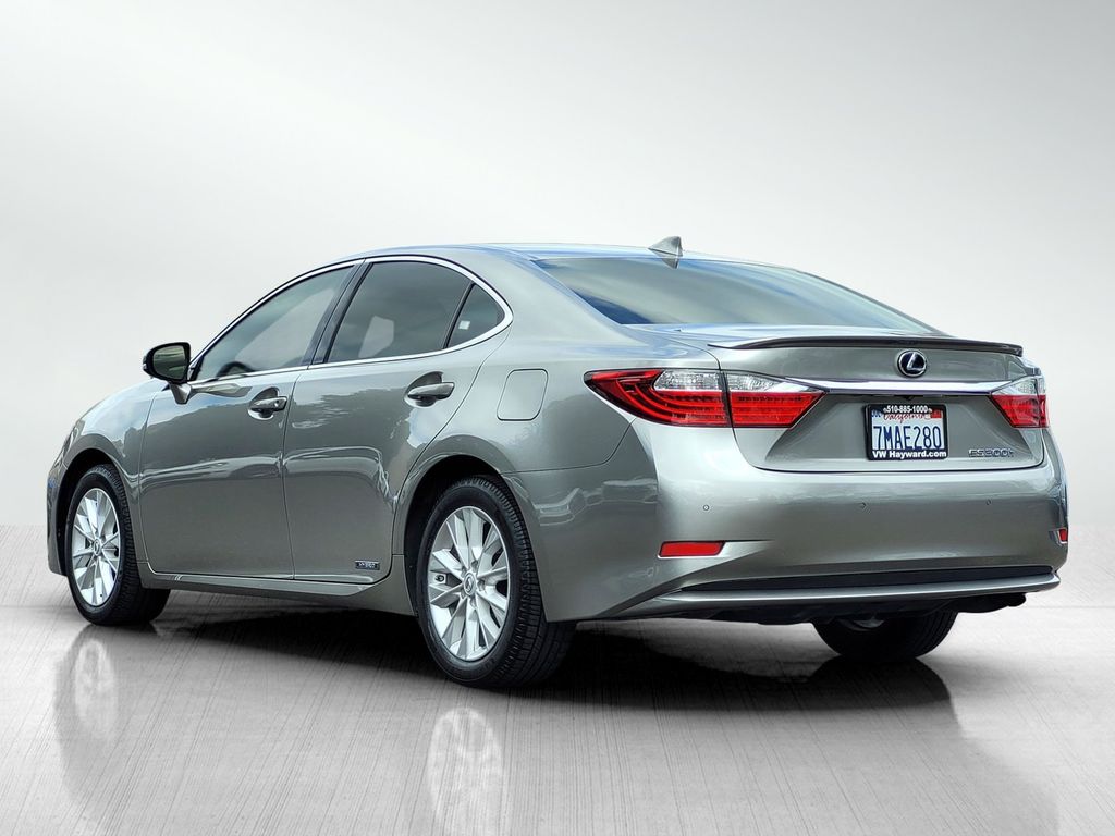 2015 LEXUS ES 300h photo 5