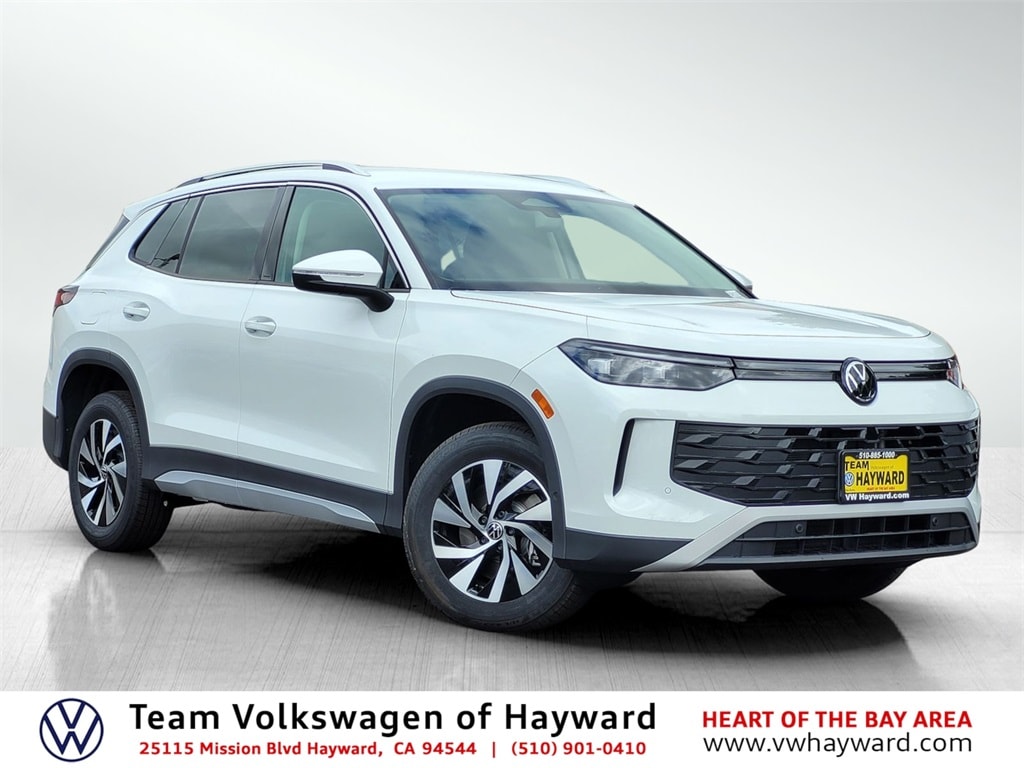 2025 Volkswagen Tiguan S's photo