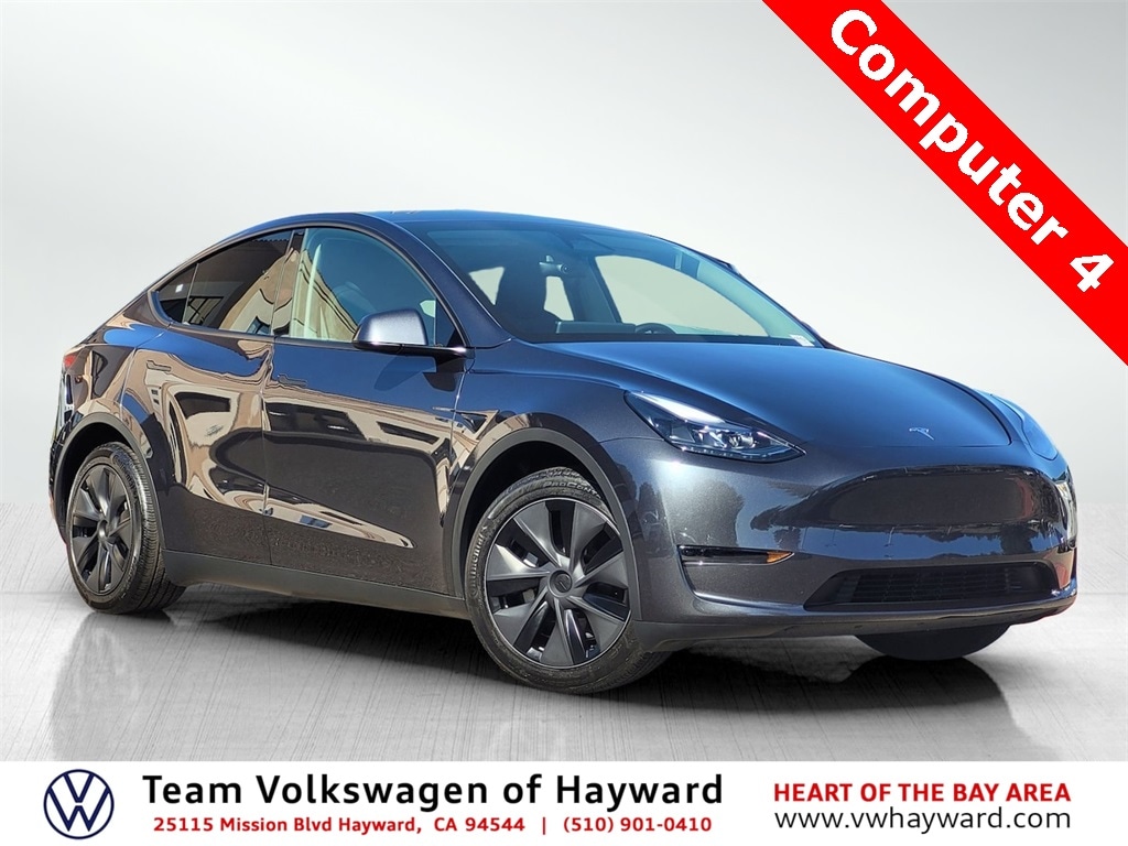 2025 Tesla Model Y Long Range's photo