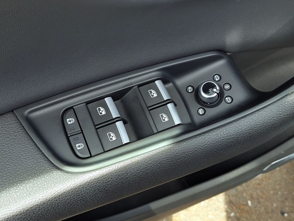 2022 Audi Q7 Premium Plus - Photo 12